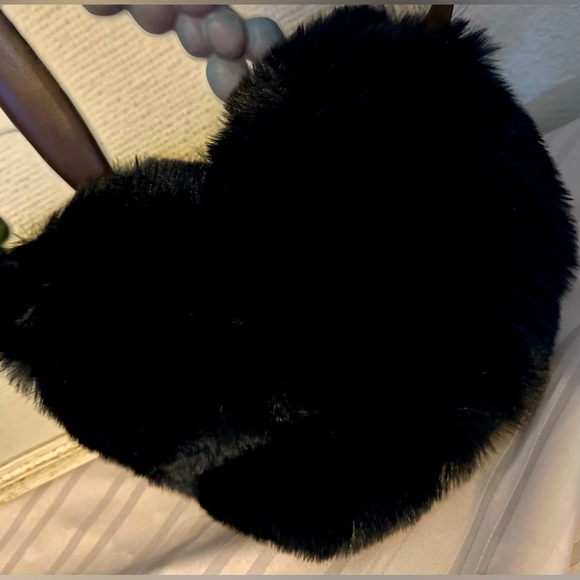NWOT black heart purse, evening fuzzy bag on a chain. - Picture 1 of 3